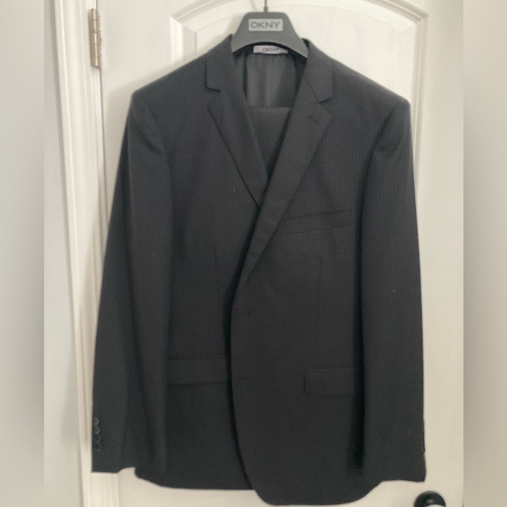 DKNY Wool Suit 42L